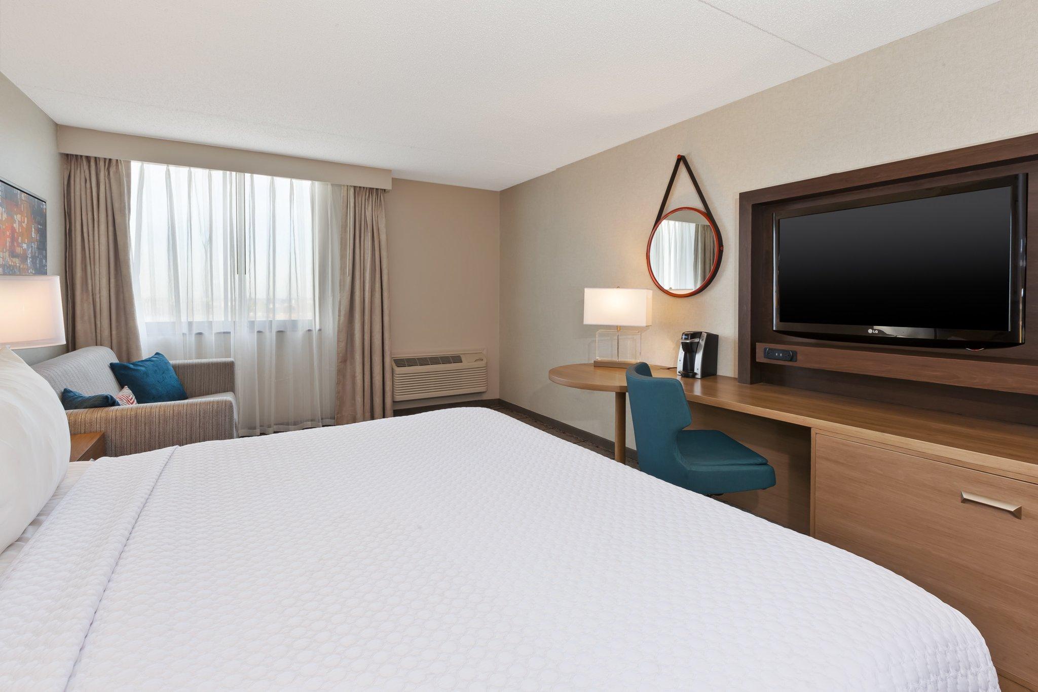 Отель Crowne Plaza Columbus North - Worthington By Ihg Экстерьер фото