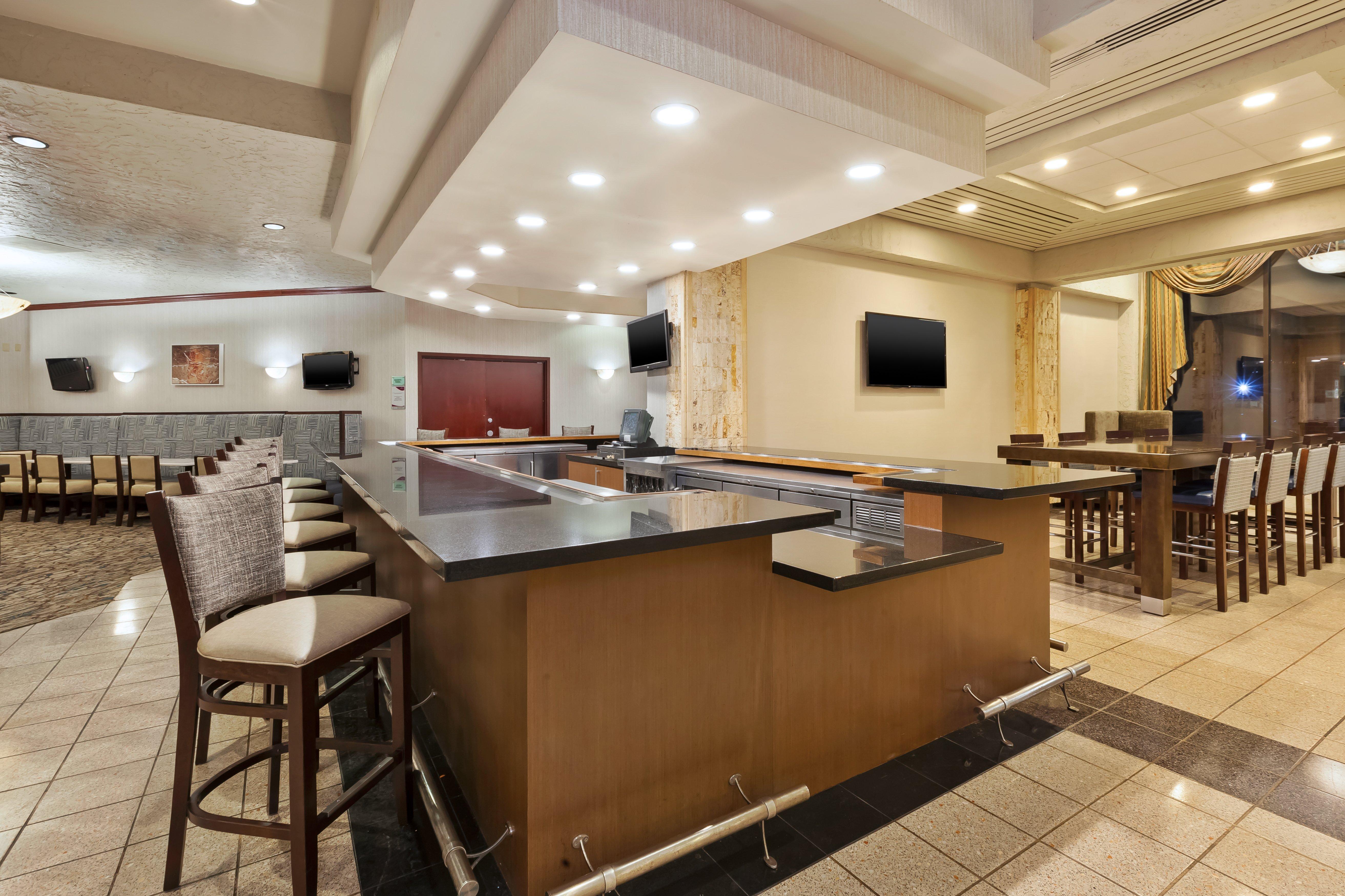 Отель Crowne Plaza Columbus North - Worthington By Ihg Экстерьер фото