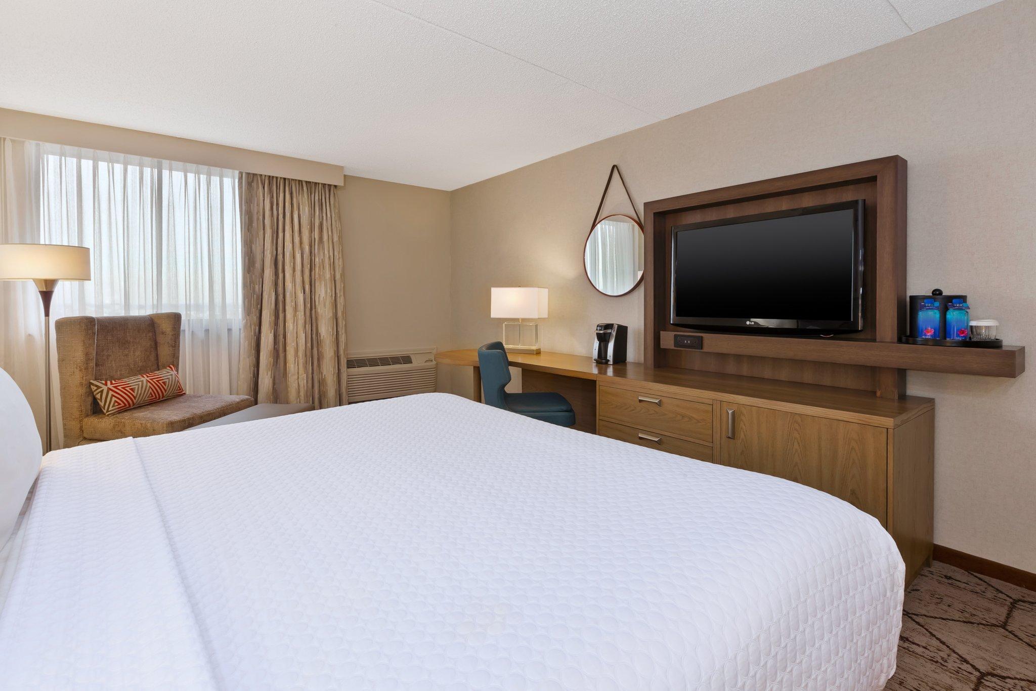 Отель Crowne Plaza Columbus North - Worthington By Ihg Экстерьер фото