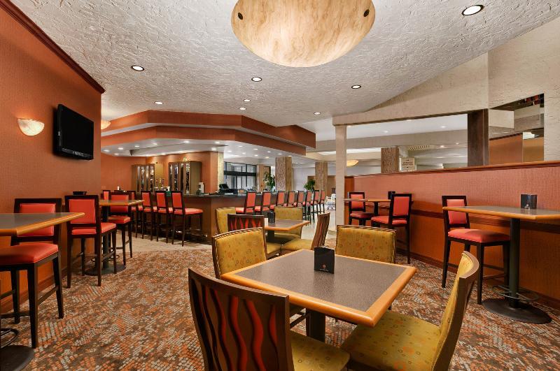 Отель Crowne Plaza Columbus North - Worthington By Ihg Экстерьер фото