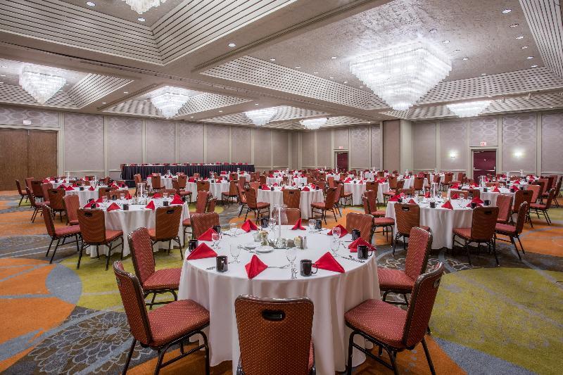Отель Crowne Plaza Columbus North - Worthington By Ihg Экстерьер фото