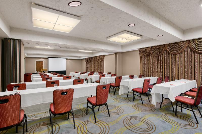 Отель Crowne Plaza Columbus North - Worthington By Ihg Экстерьер фото